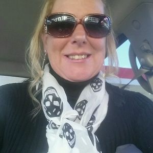 Meet your Posher, Melony